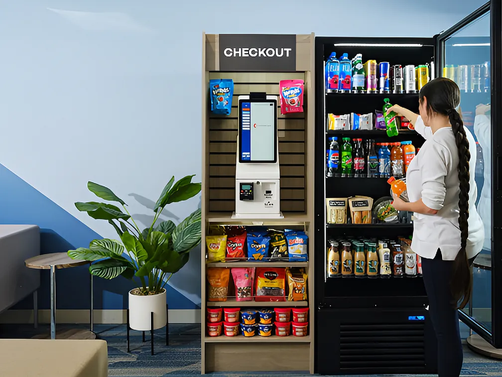 Self-checkout market with fresh drinks